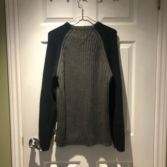 Vintage Tommy Hilfiger Denim Men’s Cable Sweater - Picture 3 of 6